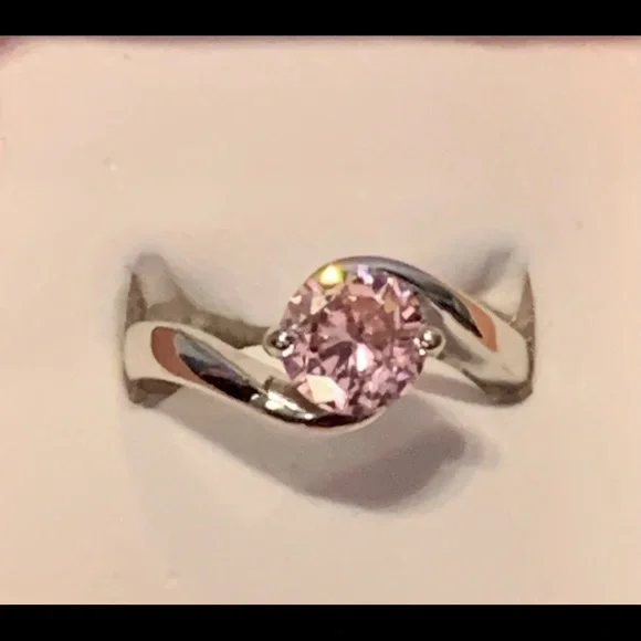 Beautiful Pink Crystal CZ Sterling Silver Ring - Picture 5 of 6
